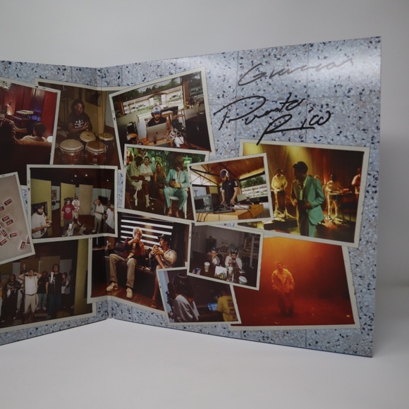 Bad Bunny - DTMF - Debi Tirar Mas Fotos Double Blue Vinyl Gatefold - Picture 2 of 5